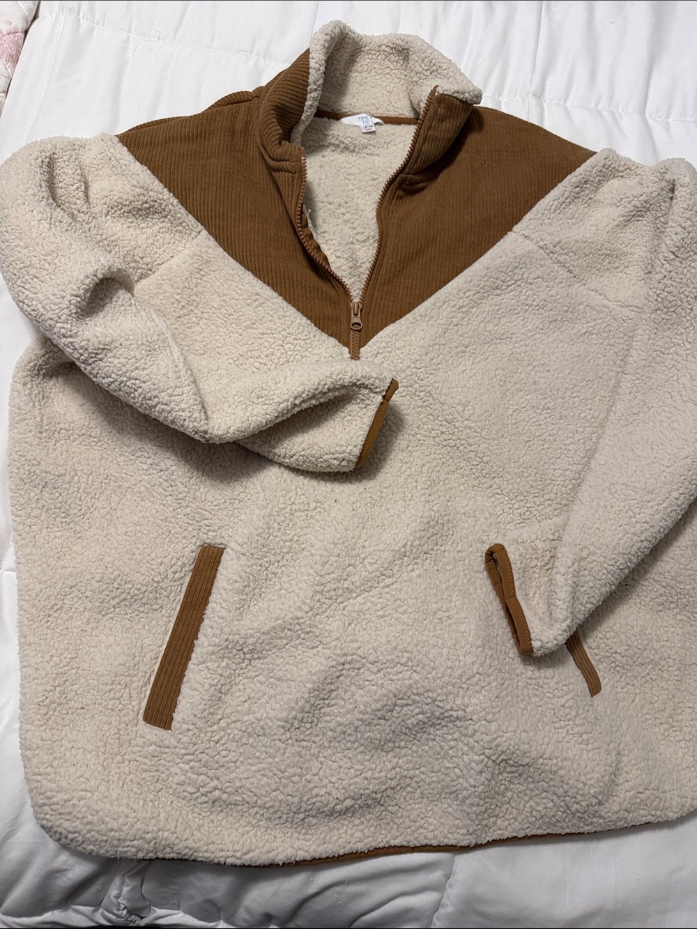 Cozy Sherpa Pullover with Brown Accents xl